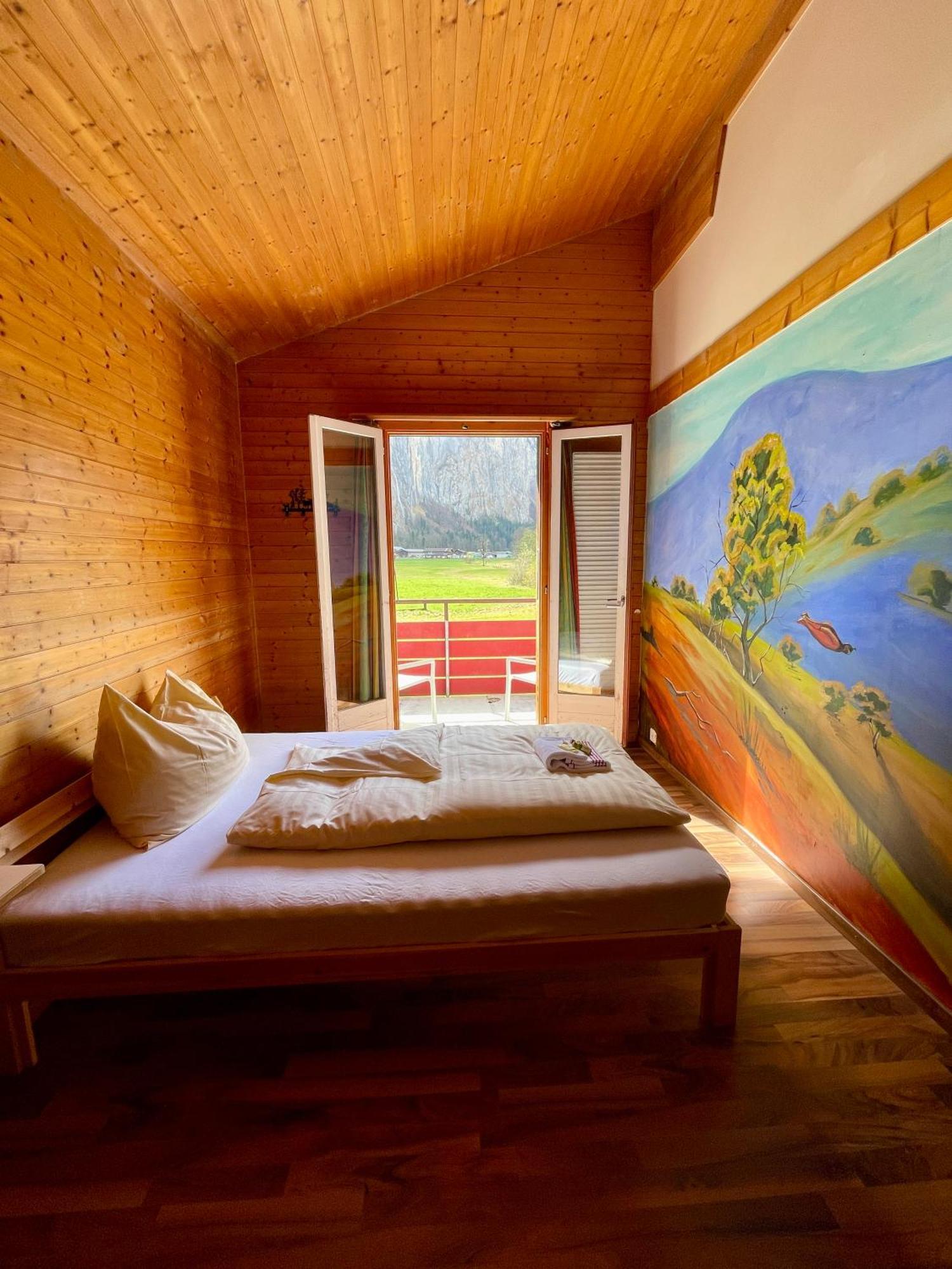Alpine Base Hostel - Adults Only ラウターブルンネン エクステリア 写真
